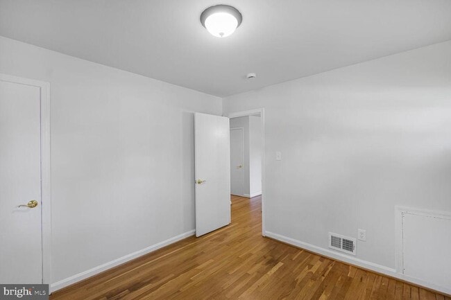 Building Photo - 3906 Ronson Dr