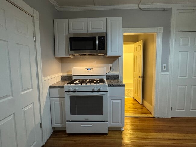 Building Photo - 58 Division St