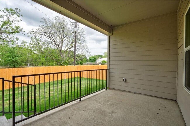 Building Photo - 14500 Fitzgibbon Dr