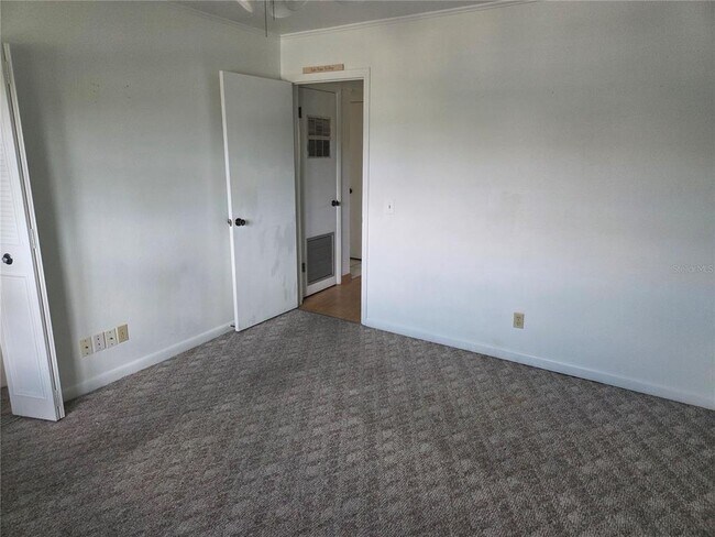 Building Photo - 4726 Avon Ct