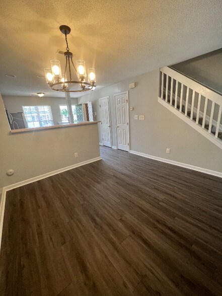 Building Photo - 293 Malamute Ln