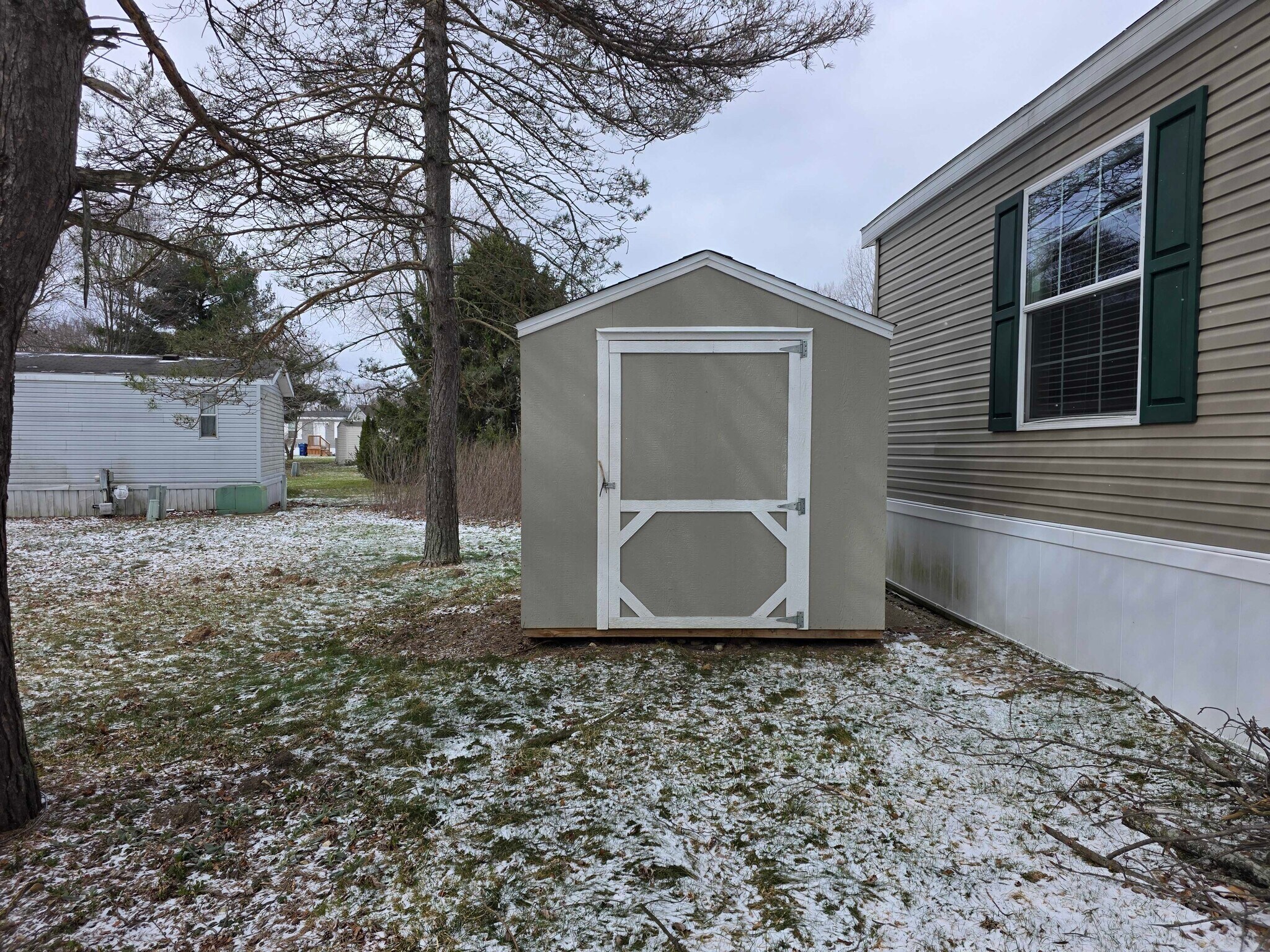 Building Photo - 4620 Hemlock Loop