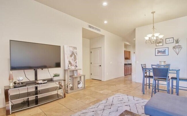 Building Photo - 446 N Campbell Ave