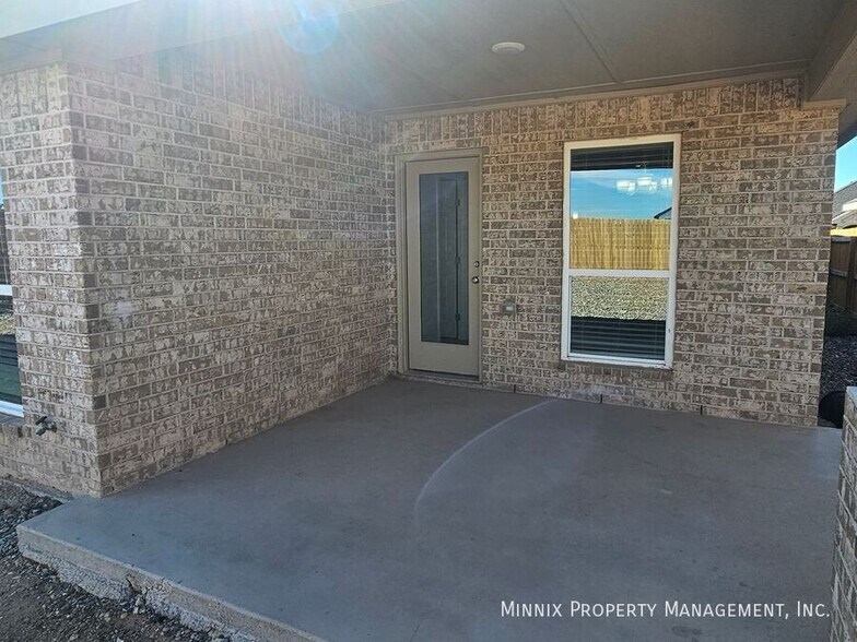 Building Photo - 1637 Wrigley Dr