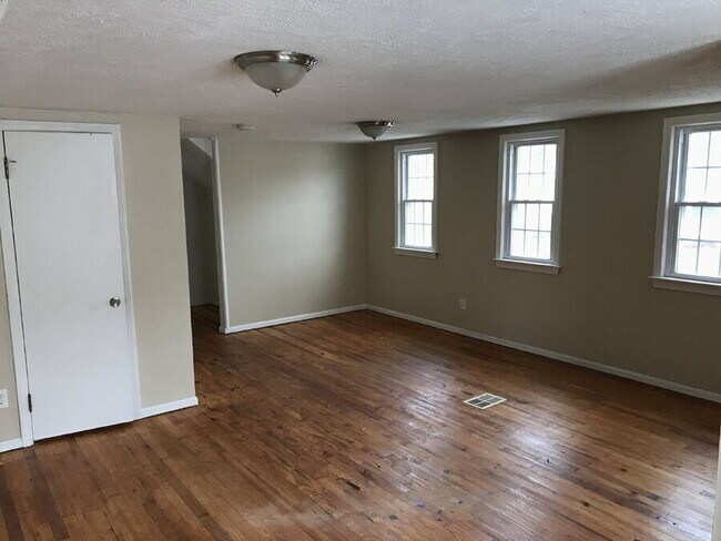 Building Photo - 18308 Edinboro Ave