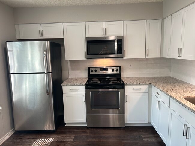 Building Photo - 114 High Oak
