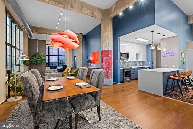 Building Photo - 1200 Steuart St