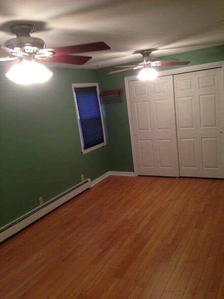 Building Photo - 34 N Elmhurst Ave