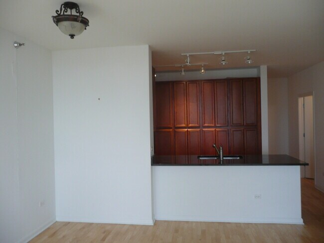 Building Photo - 1255 S State St
