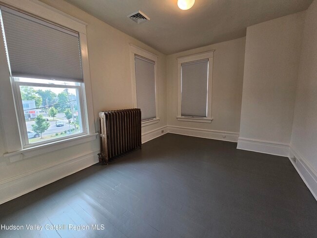 Building Photo - 161 Green St
