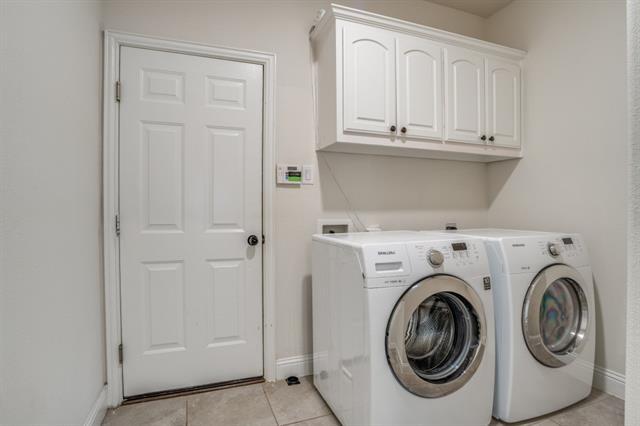 Building Photo - 13085 Llano Ave