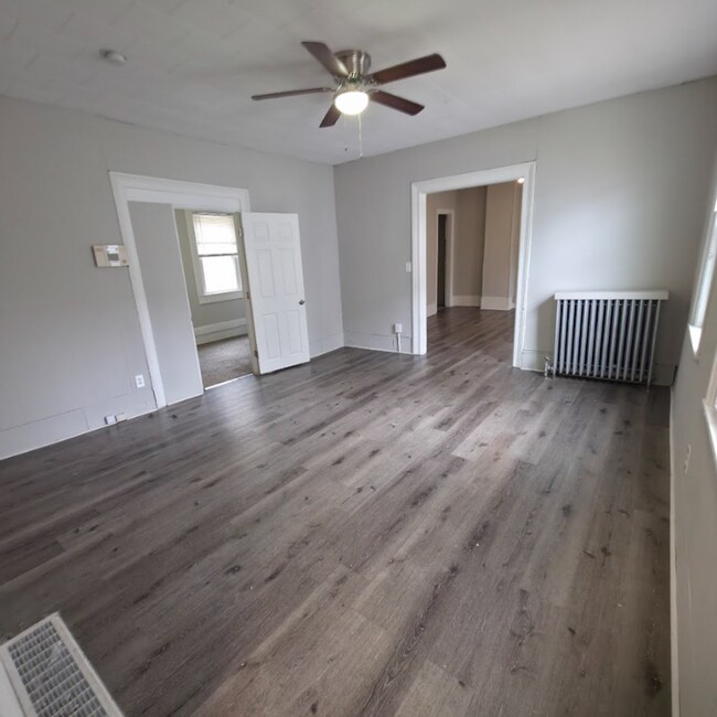 Building Photo - FS 1308-1310 Buhrer Avenue