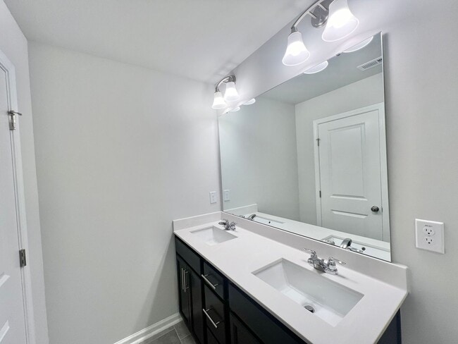 Building Photo - Newly Built 3BD, 2.5BA Raleigh Townhome in...