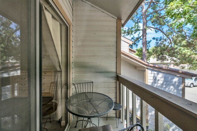 Building Photo - 3900 Aspen Dr