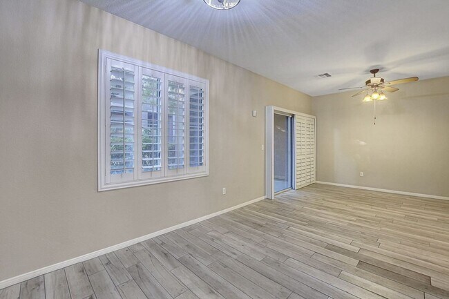 Building Photo - 716 Peachy Canyon Cir
