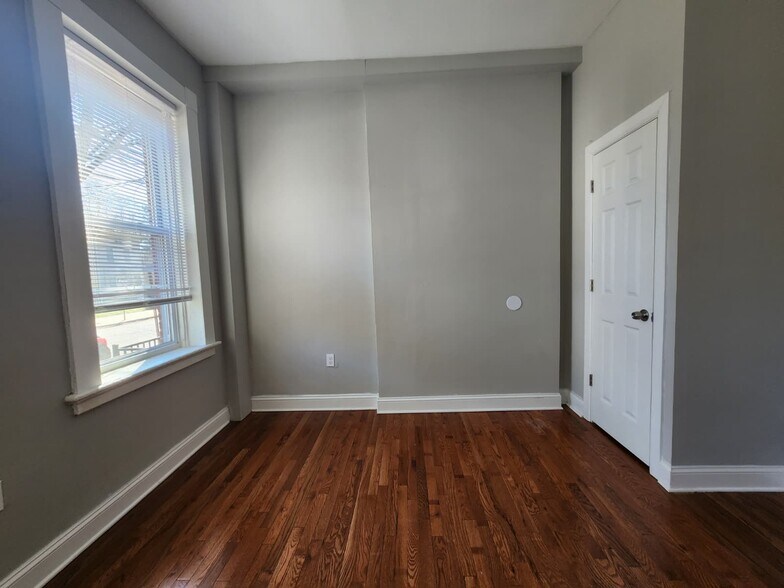 Building Photo - 43 William St