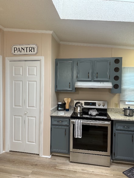 Building Photo - 234 Robbins Rd