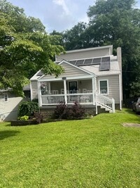 Building Photo - 2706 White Oak Dr