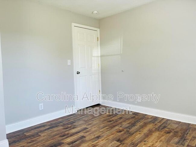 Building Photo - 113 Bingo Ln