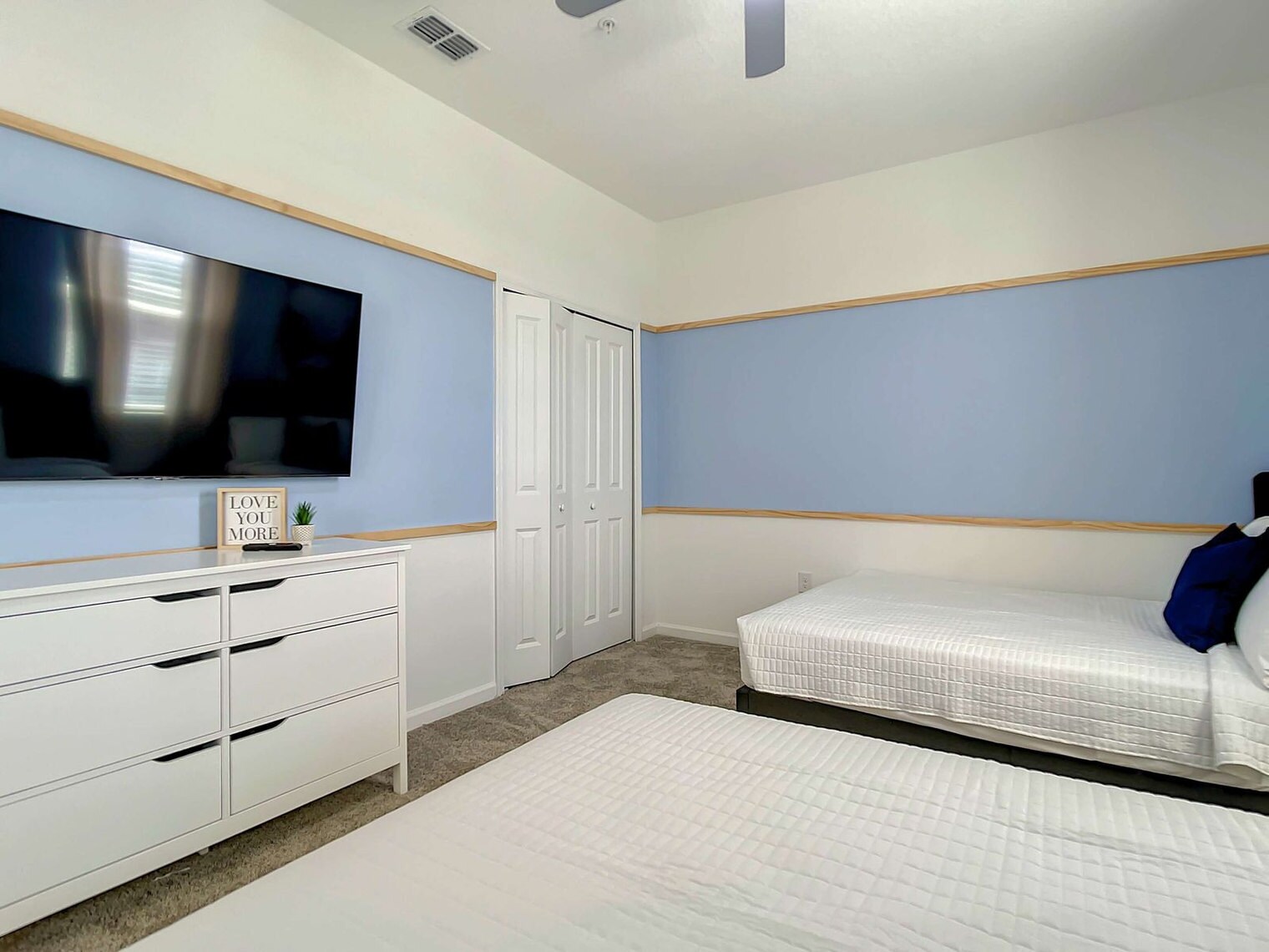 Building Photo - 1003 Splash Shot Pl