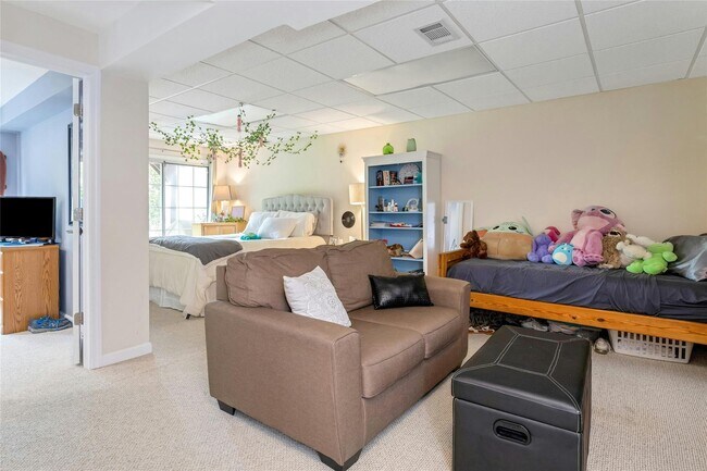 Building Photo - 804 Ashford Cir
