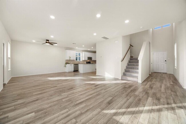Building Photo - 329 Green Egret Wy