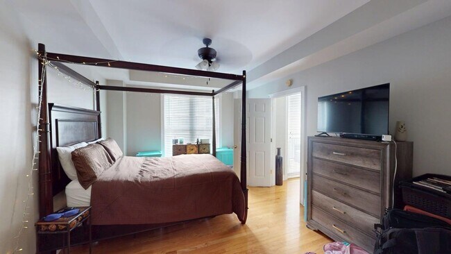 Building Photo - Gateway Plaza in Center City Condo with La...