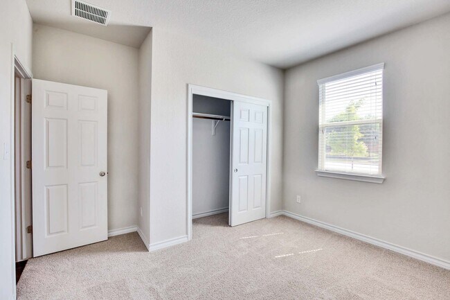 Building Photo - 8008 Massa Dr