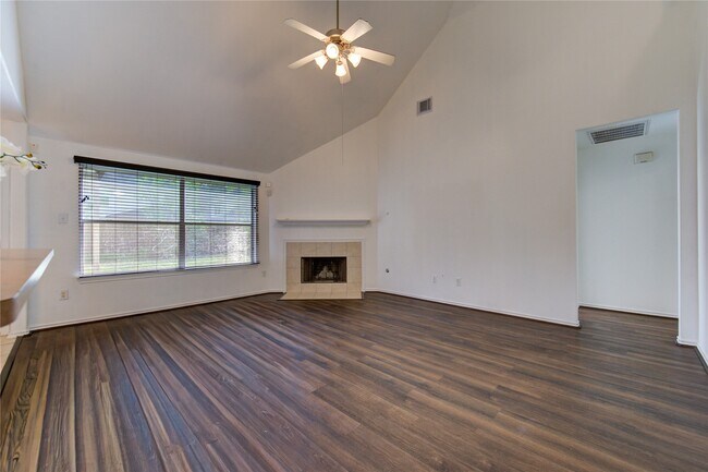Building Photo - 5010 Moss Garden Ln