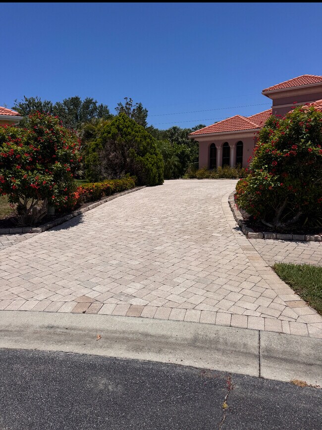 Building Photo - 1773 Grande Park Dr