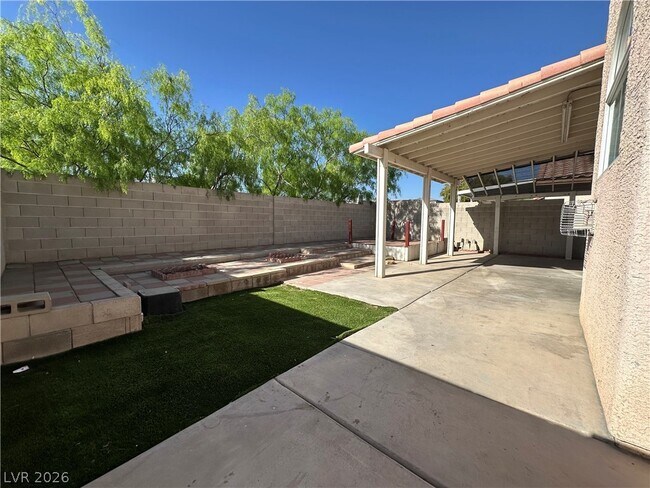Building Photo - 8275 Cedar Leaf Dr