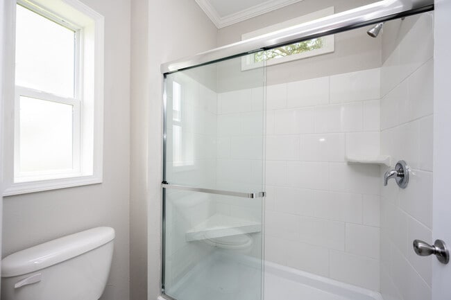 Building Photo - 1620 Killarney Ct