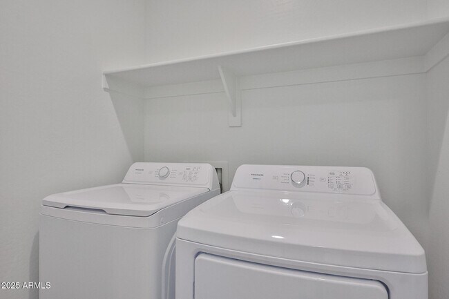 Building Photo - 17368 W Smoketree Dr
