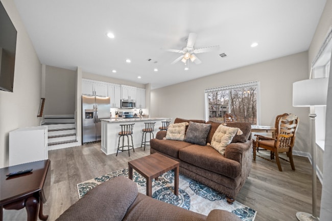 Building Photo - 165 Pebble Beach Pl