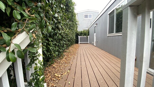 Building Photo - 1 Bed/1 Bath Coastal Encinitas