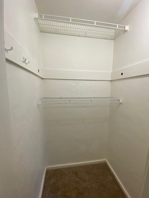 Building Photo - 1833 Parkside Dr