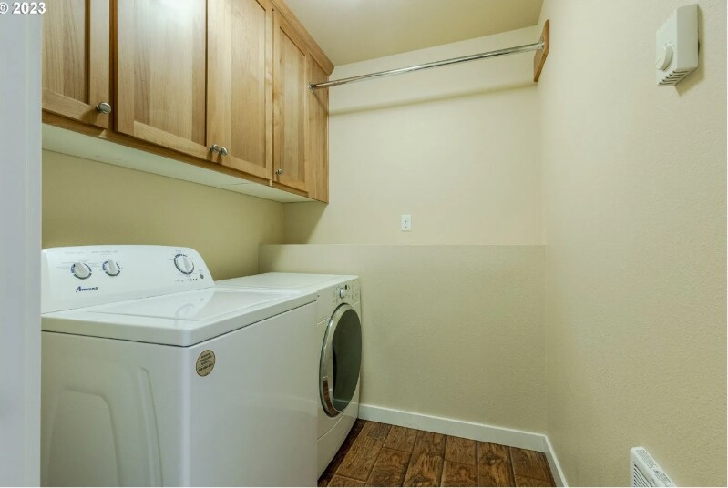 Building Photo - 2556 Royalann Ln