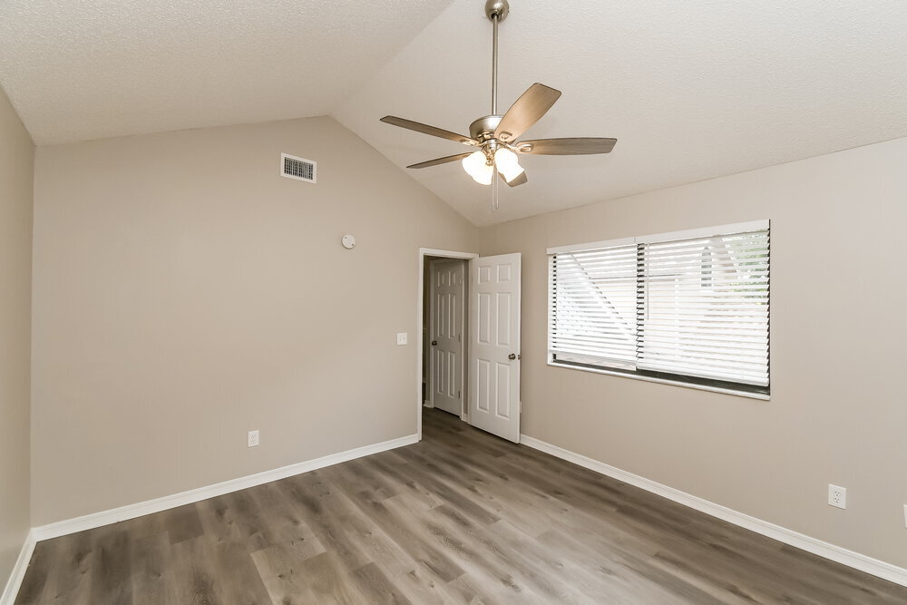 Building Photo - 2858 Lantana Lakes Dr W