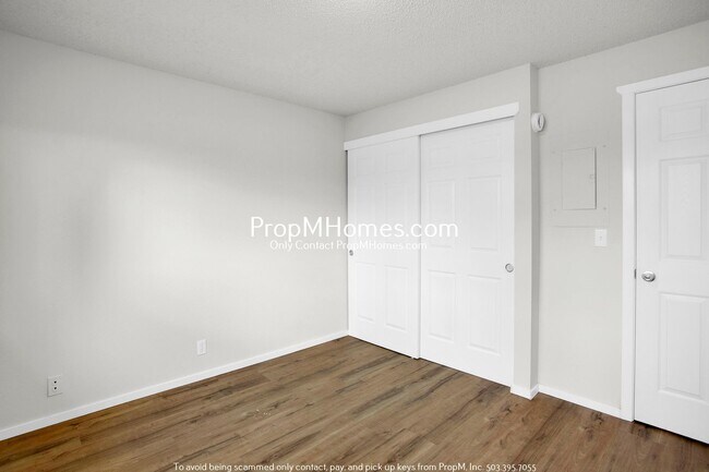 Building Photo - Fully Updated Home in Aloha - Large Yard!