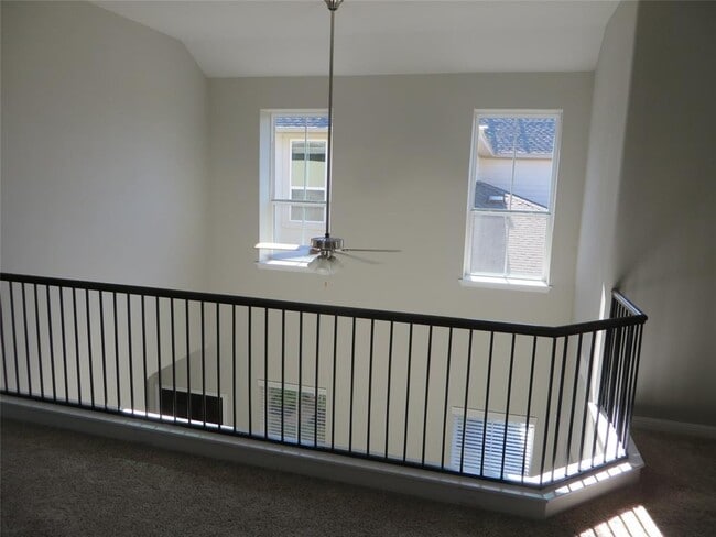 Building Photo - 13400 Briarwick Dr