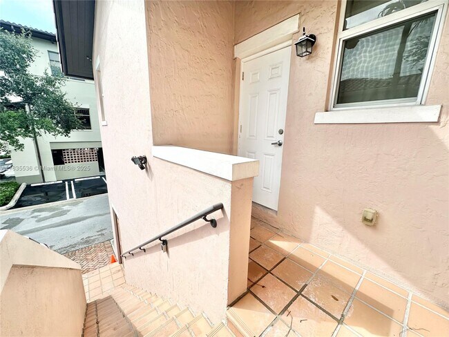 Building Photo - 483 Menendez Ave