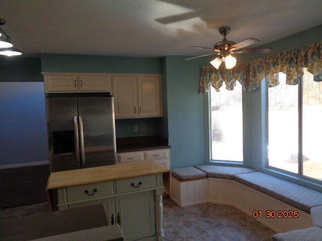 Building Photo - Rosamond 3 Bedroom Pool Home