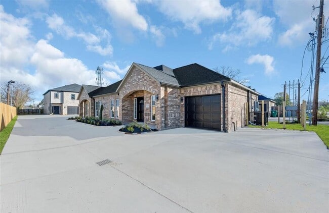 Building Photo - 5021 Mallow St
