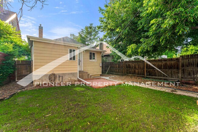 Building Photo - 3240 Josephine St