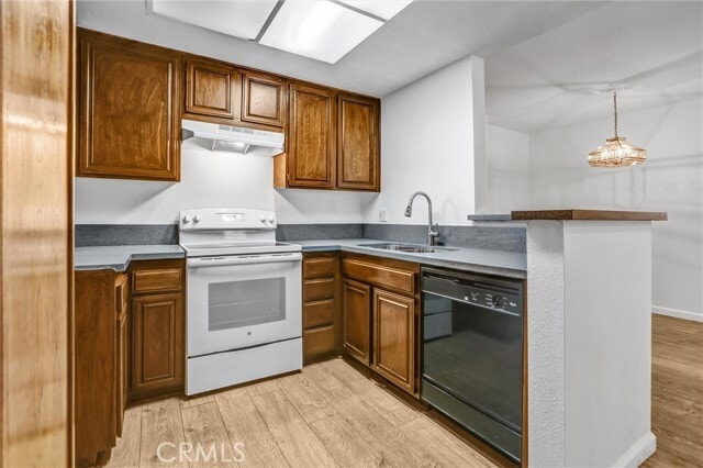 Building Photo - 22100 Burbank Blvd