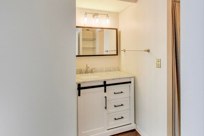 Building Photo - 155 N Harbor Dr
