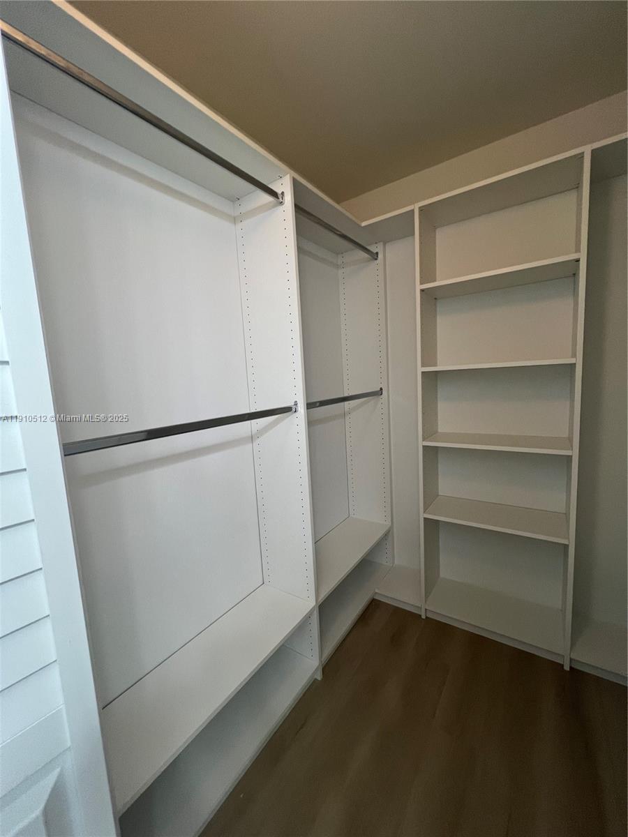 Building Photo - 1393 Majesty Ter