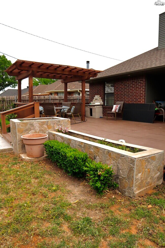 Building Photo - 19 Pilot Point Dr