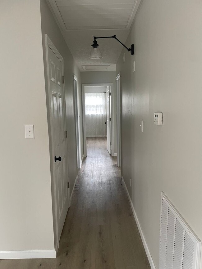 Building Photo - 5918 Medders St