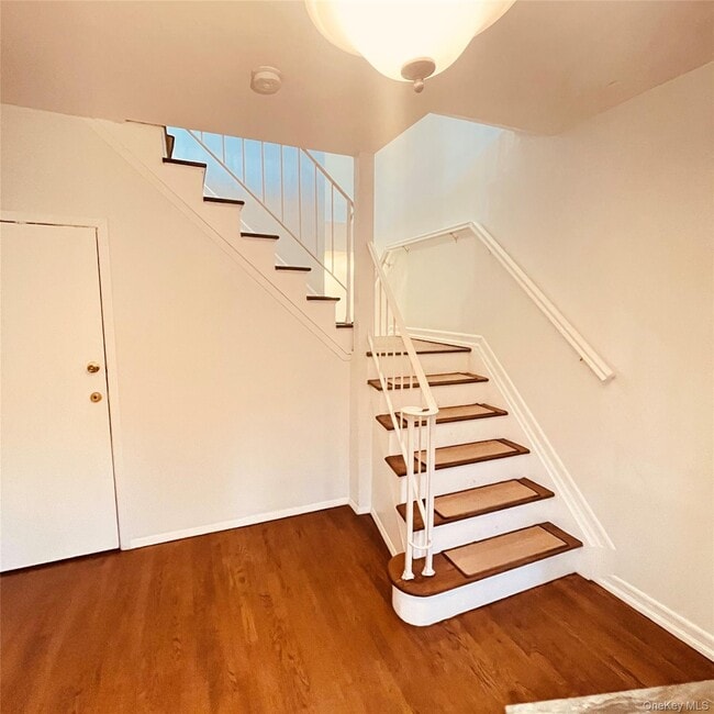 Building Photo - 878 Rensselaer Ave